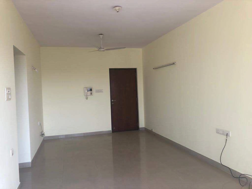 2 BHK Flat for Rent in Raheja Tipco Heights, Malad East